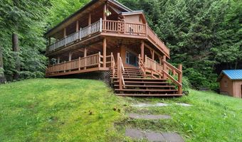 46 Log Cabin Dr, Cambridge, VT 05465