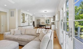 7800 RADNOR Rd, Bethesda, MD 20817