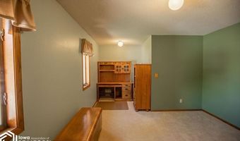 1302 E Linden St, Algona, IA 50511