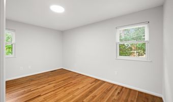 100 OAK Dr, Annapolis, MD 21403