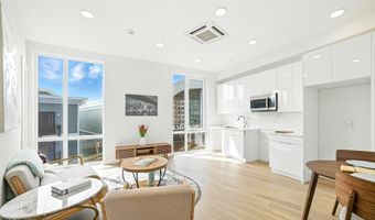 38 Hichborn 205, Boston, MA 02135