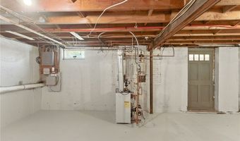 82 Barton Ave, Warwick, RI 02889