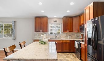 214 Kauhaa St, Kihei, HI 96753