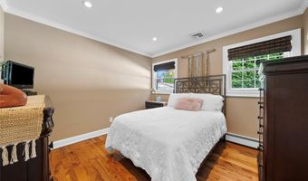 160 Grand Central Ave, Amityville, NY 11701