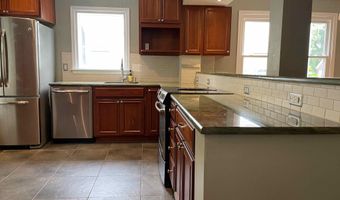 3834 13TH St N, Arlington, VA 22201
