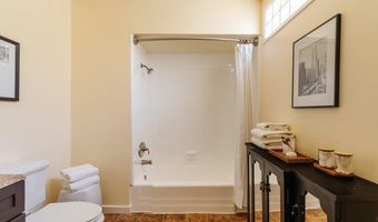 2061 N Roosevelt Ave, Altadena, CA 91001