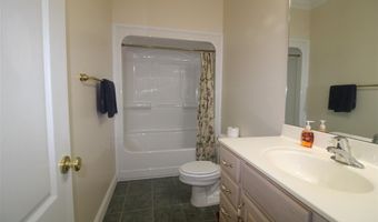 320 Remington Way Dr, Ballwin, MO 63021