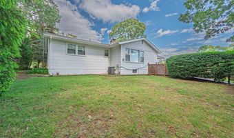 9 Cordova Dr, Absecon, NJ 08201
