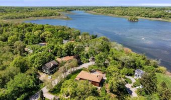 11 Cove Rd, Narragansett, RI 02882