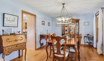 40498 N Sunset Dr, Antioch, IL 60002