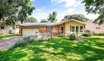 1222 Iowa Dr, Madison, WI 53704