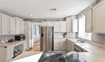 704 Cherry Brook Rd, Canton, CT 06019