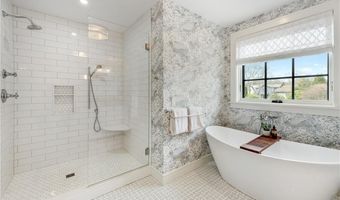 30 Walcott Ave, Jamestown, RI 02835
