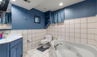 101 Hidden Meadow Ct, Apple Valley, MN 55124