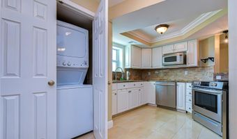 6504 SURFSIDE Blvd 8, Apollo Beach, FL 33572