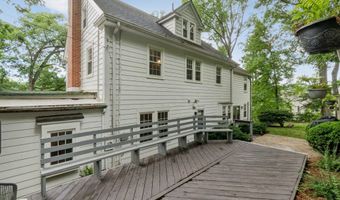 1805 ARMY NAVY Dr, Arlington, VA 22202