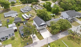 220 Pelican Dr, Atlantic Beach, NC 28512