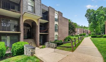 3330 WOODBURN VILLAGE Dr 33, Annandale, VA 22003