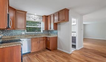 330 Whitehall Dr, Ballwin, MO 63021