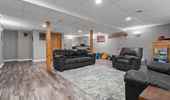1433 W ROSELAWN Dr, Appleton, WI 54914