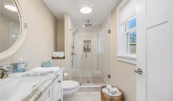 81 S Pier Rd, Narragansett, RI 02882
