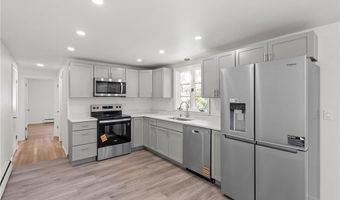 101 Bateman Ave, Cranston, RI 02920