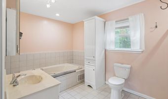 1527 Berkeley Ave, Beachwood, NJ 08722