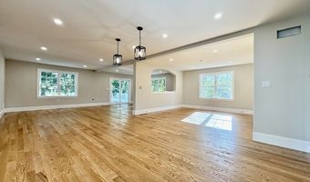5 Day St, Billerica, MA 01821