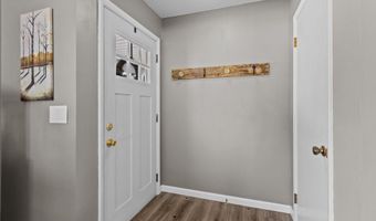 2015 E COLLEGE Ave, Appleton, WI 54915