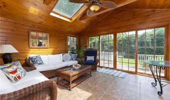 135 Longfellow Rd, Jamestown, RI 02835