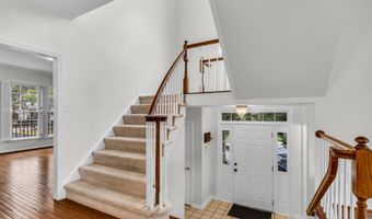 6618 FROST LAKE Ln, Alexandria, VA 22315