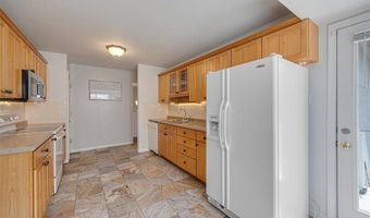 380 Genoa Dr, Ballwin, MO 63021