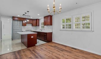 107 Barnett Dr, Bishopville, SC 29010