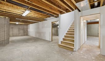 904 Cottage St, Adel, IA 50003