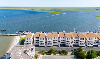 401 Bay Shore Dr 17B, Barnegat, NJ 08005