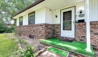 6222 Danbury St, Bel Aire, KS 67220