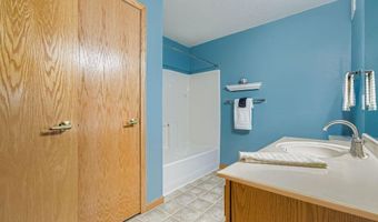 15570 Linnet St NW 2-305, Andover, MN 55304
