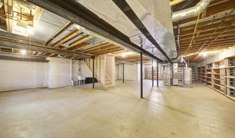 825 Brookside Dr, Ann Arbor, MI 48105