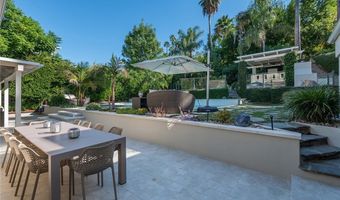 17980 Rancho St, Encino, CA 91316