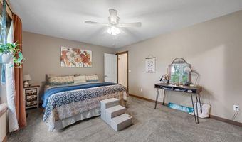 114 Therese Ave, Anamosa, IA 52205