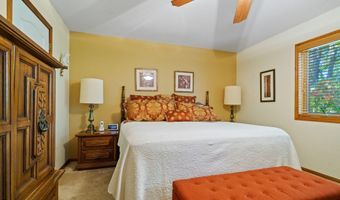 38 Woodside Dr, Albany, NY 12208