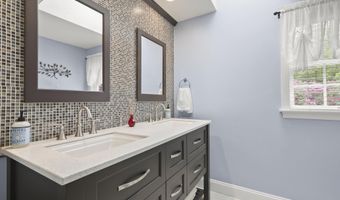 5 Lancaster Ln, Bourne, MA 02532