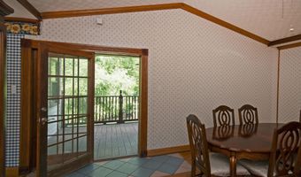 213 Patterson Creek Dr, Alderson, WV 24910