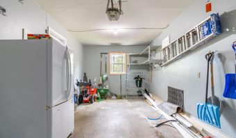 95 Yankee Ave, Bangor, ME 04401