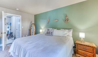 547 FRONT St, Rockaway Beach, OR 97136