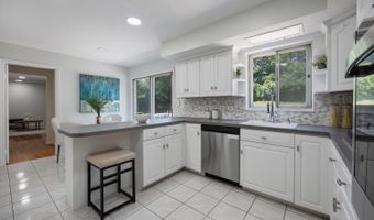 11124 HUNT CLUB Dr, Potomac, MD 20854