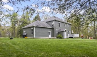 90 Village Place Dr, Barrington, NH 03825