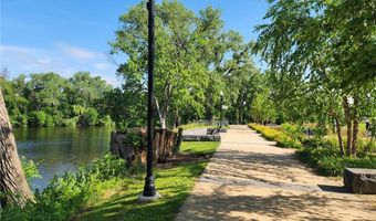 4212 Parkview Ln, Anoka, MN 55303