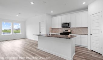517 Robin St, Angleton, TX 77515