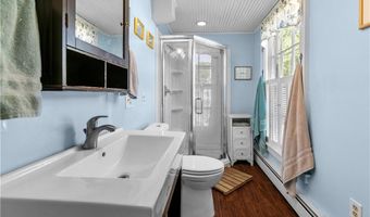 22 Greenough Pl, Newport, RI 02840